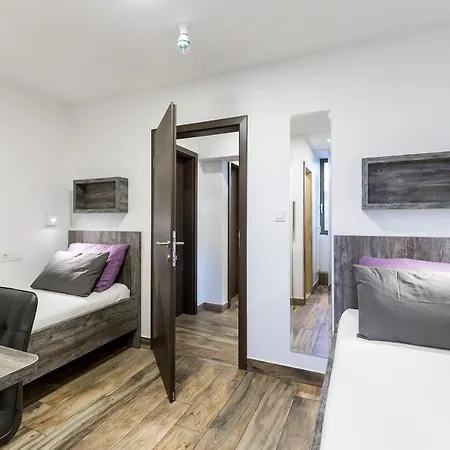 Apinelo Tower Rooms-2