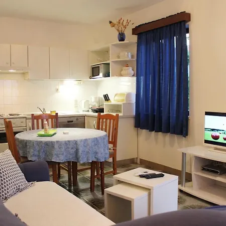 Apartments Marinovic 3462-3