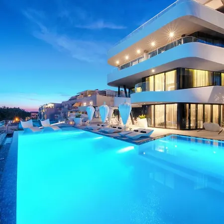 Posh Residence Luxury Suites-2