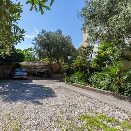 Apartments Helena, Mali Losinj-2