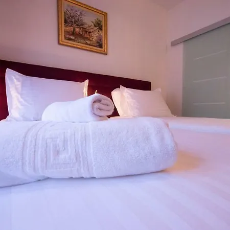 Center Luxury Rooms 3-2