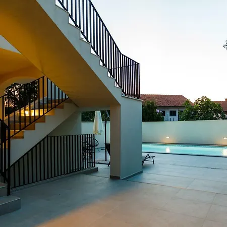 Mari House-2