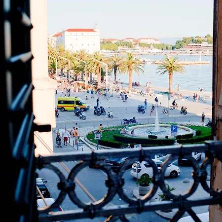 Riva Luxury Rooms-3