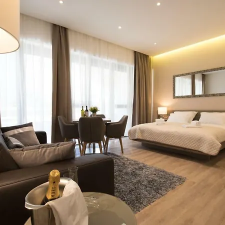 Apartment And Rooms Comfort Zone-2