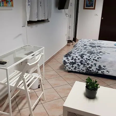 L&M Room-3