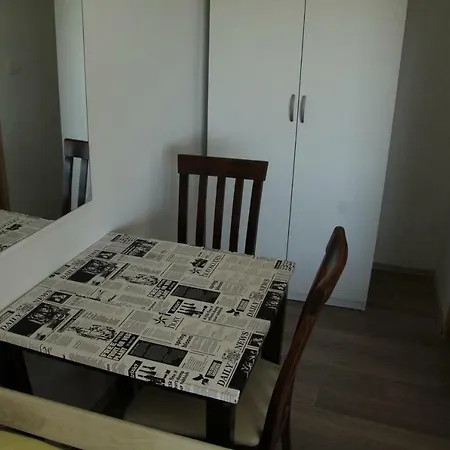Novalja Inn 2-3