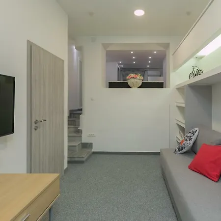 Peninsula Room-2