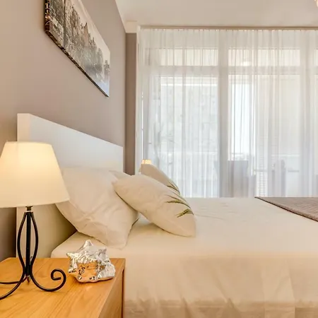 Room Nada-3