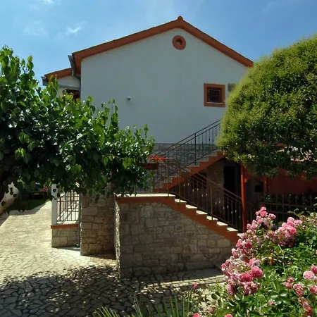 Funtana-Mia Rooms B&B-2