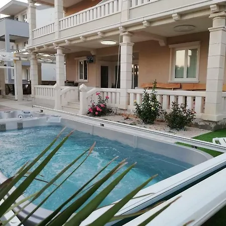Guesthouse Villa Jurisic-2