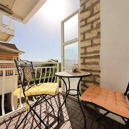 Rooms & Apartments Soline Nuove-3