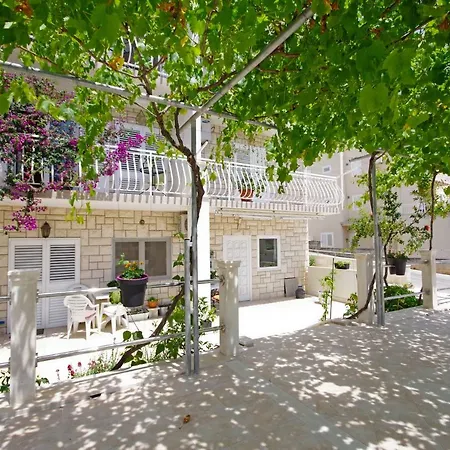 Makarska Sea View Rooms-2