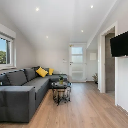 Quercus Apartments - Peace & Nature By The Bike Trail-3