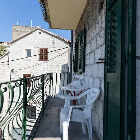 Apinelo Port Rooms-3