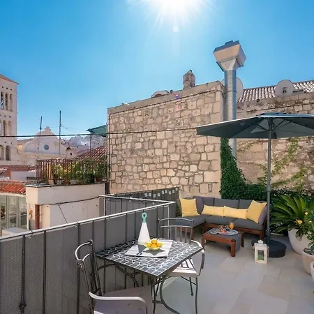 Hektorovic House-3
