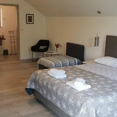 Ke-To Zagreb Airport Rooms-3