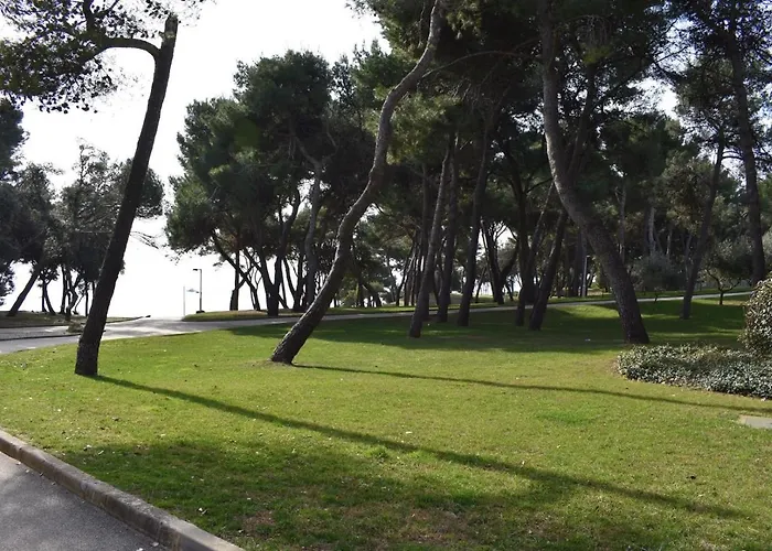 Lovley Rural Apartment With Garden Pula
