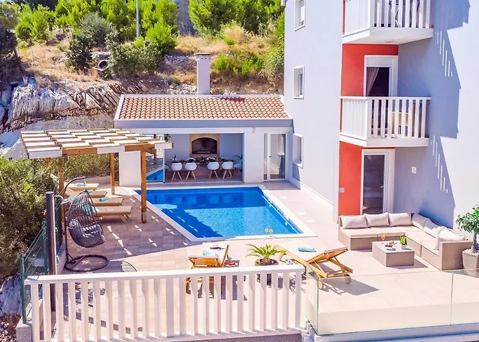 Villa Matan - Only 200M From The Sandy Beaches, Private 28M2 Pool Omiš