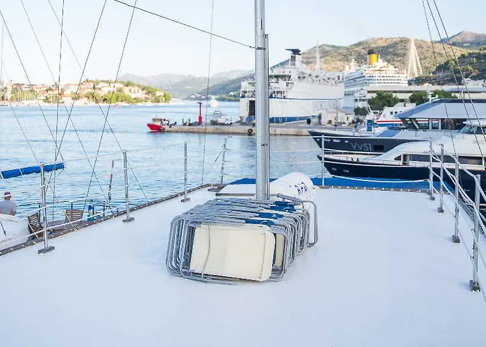 Hotel Cruise From Dubrovnik On M/Y Dalvin Šibenik