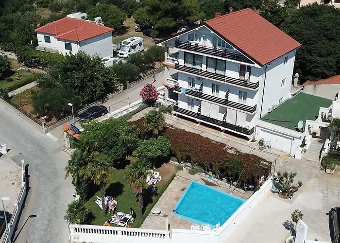 Apartments And Rooms Bozena Vodice