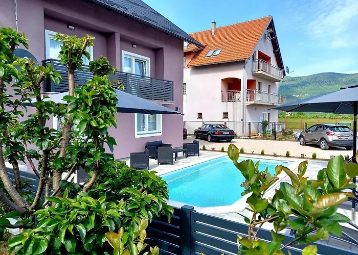 Premier House By Rd Group Hotel Korenica