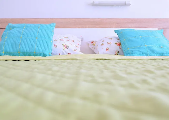 Rooms Vilma Close To Rab City Palit