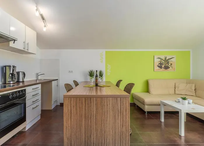 Maja Apartment 3 Funtana