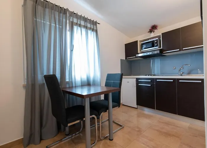 Apartments Amigos Podstrana