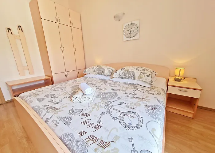 Rooms And Apartments Porat Stobrec