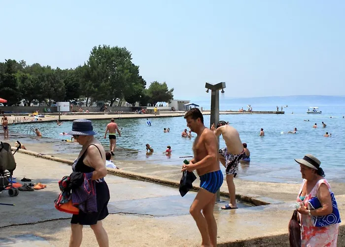 Apartments And Rooms With Parking Space Punat, Krk - 5363