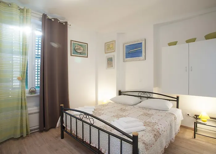 Rooms Split Pezelj