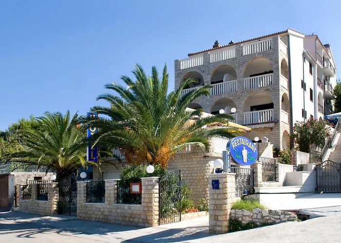 Hotel Vila Tina Arbanija