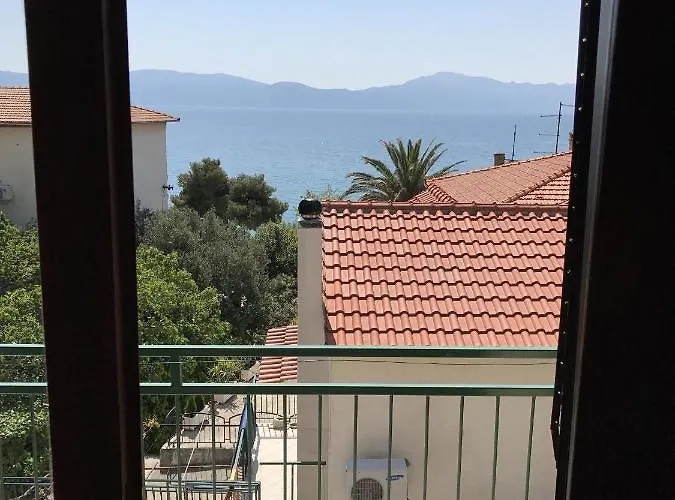 Apartments And Rooms By The Sea Gradac, Makarska - 13179