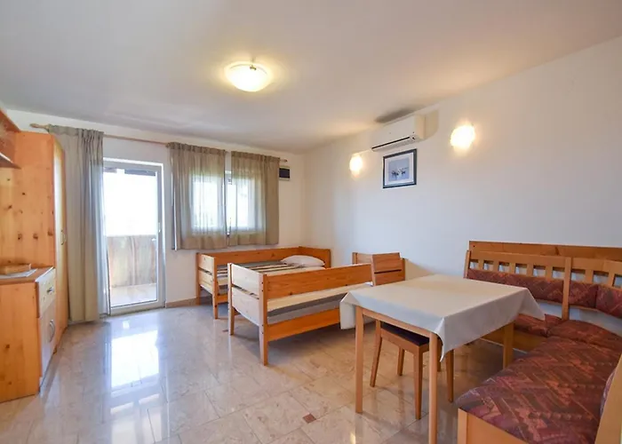 Apartments Jaklin Banjol
