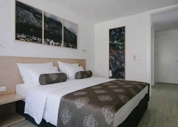 Boutique City Beach Apartment Makarska