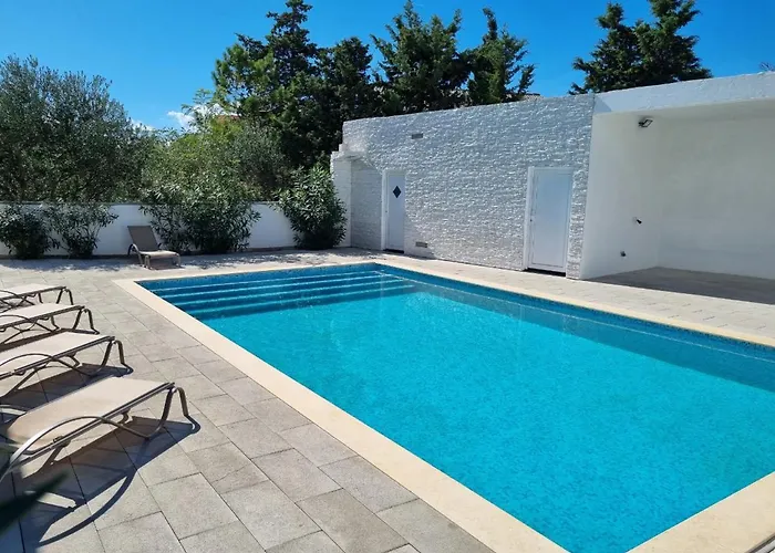 Villa Sendi Luxury With A Pool Novalja