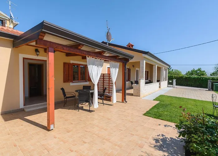 Mima House With Apartments Savudrija
