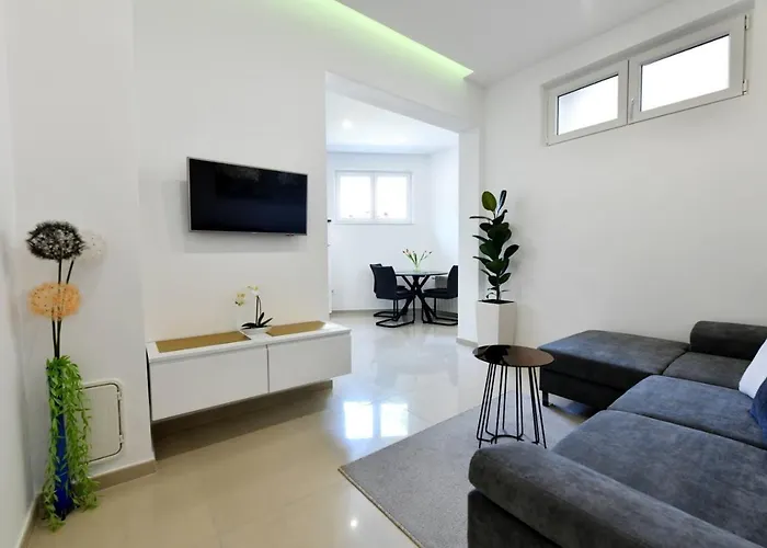 Apartment Mary 3 Malinska