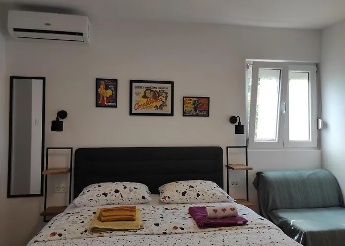 Apartment And Room Bonefacic Baška