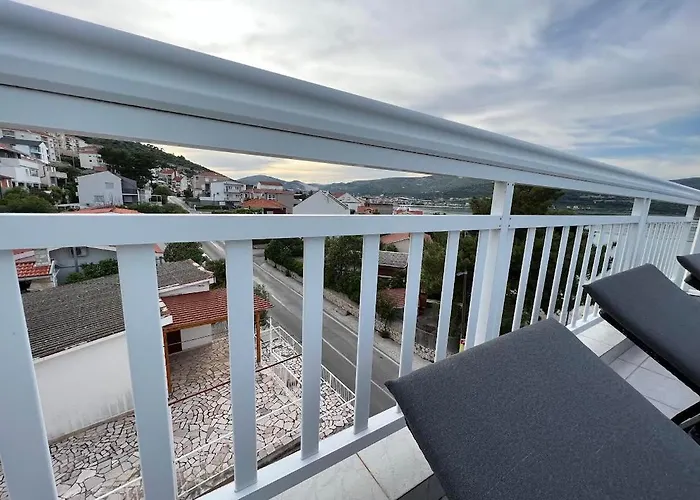 Lilac Apartments Trogir