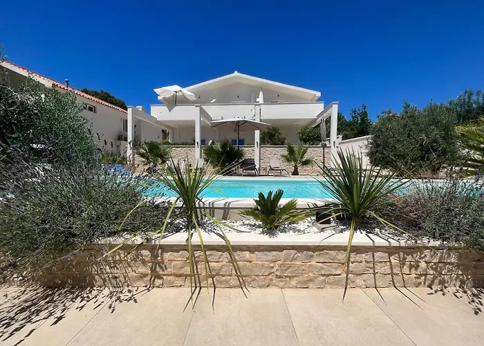 Apartments And Rooms Matesa Vodice