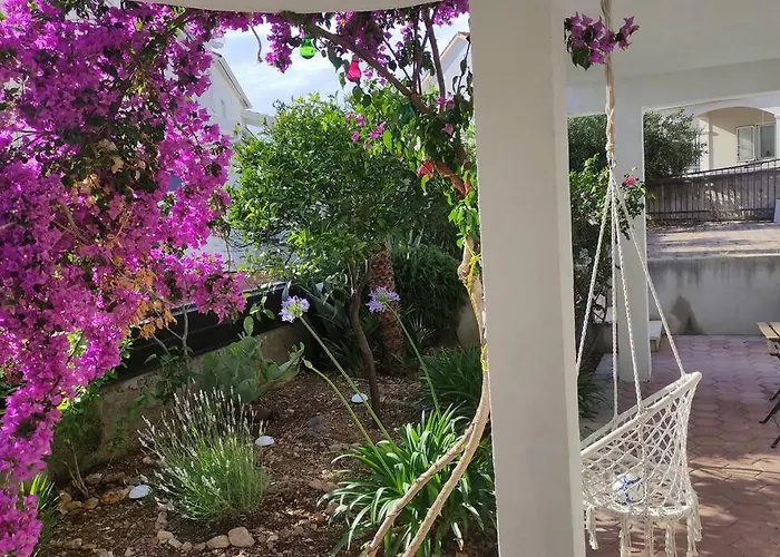 Ivana'S Amazing Room + Bathroom And Free Parking Hvar