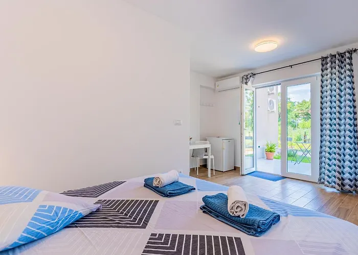 New 4 Star Room M&A In Town Cres