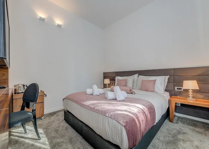 Starlight Luxury Suites Split