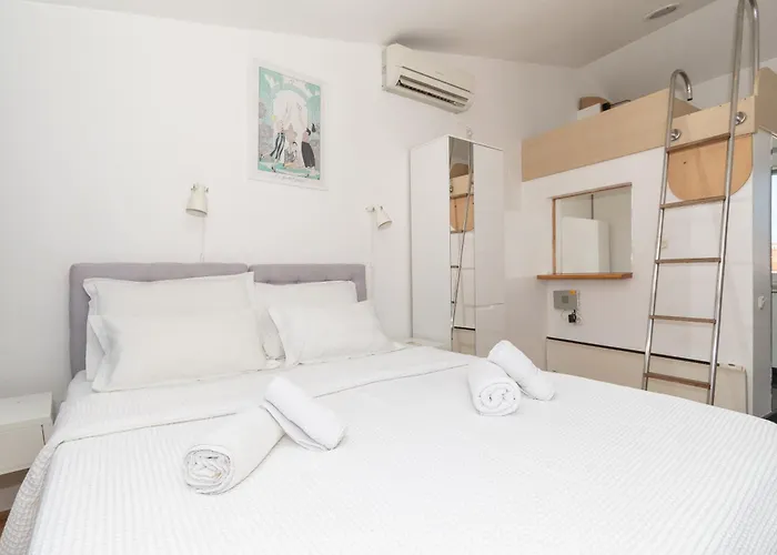 Rooms Gold Split Mit Golfplatz