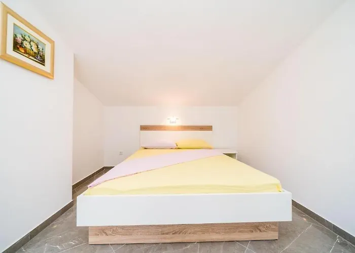 Apartments And Rooms Bari - 10 Km From Airport Mlini