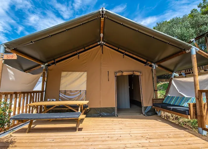 Arena One 99 Glamping Hotel Pomer