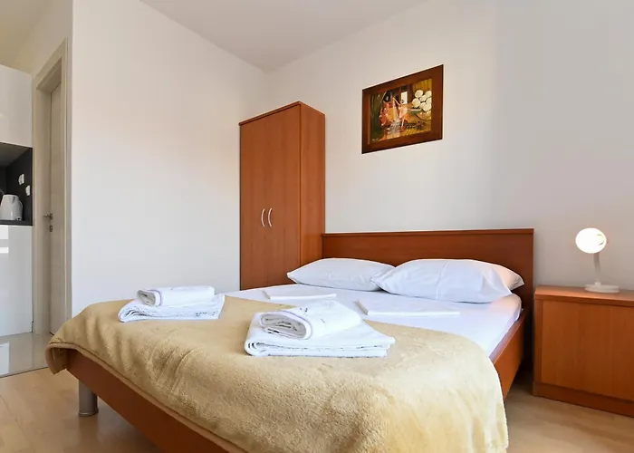 Rooms & Apartments Jadranka Baška
