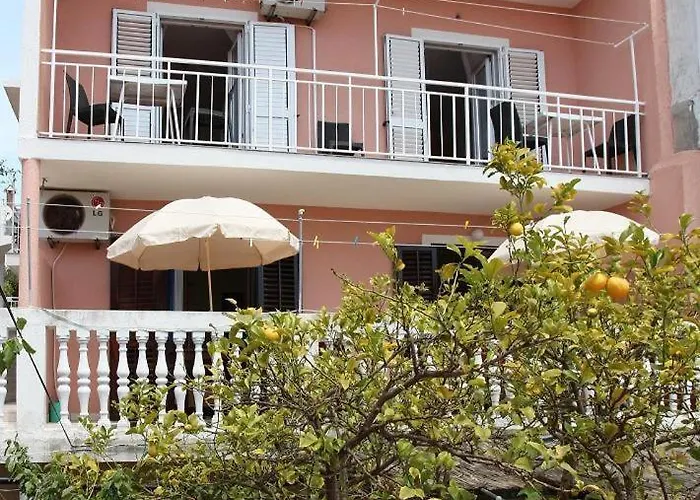 Apartments Alissa Hvar Town