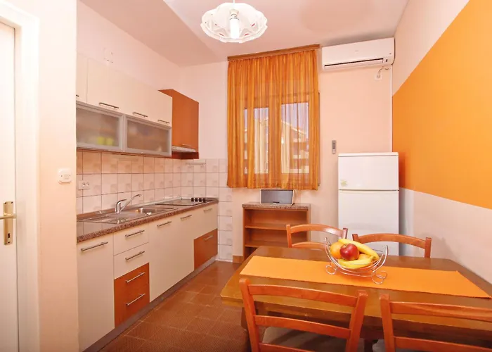 Apartments And Rooms Vesna Novaglia